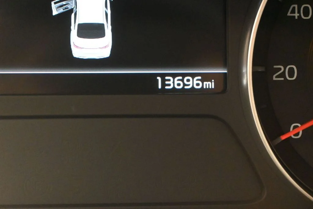 Used 2023 Aurora Black Pearl Kia LXS image 28