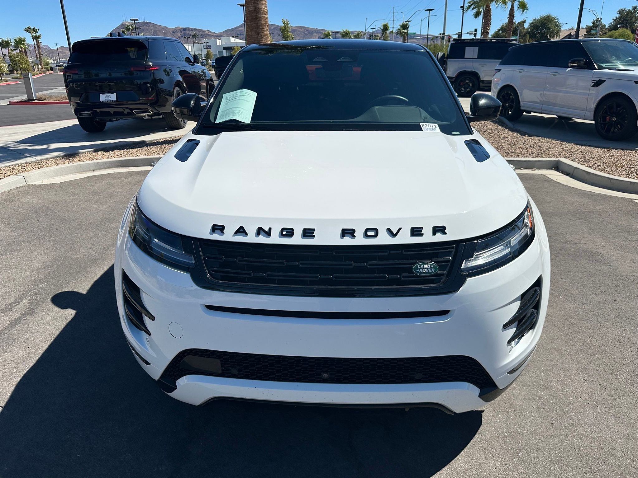 Used 2024 Fuji White Land Rover Dynamic image 8