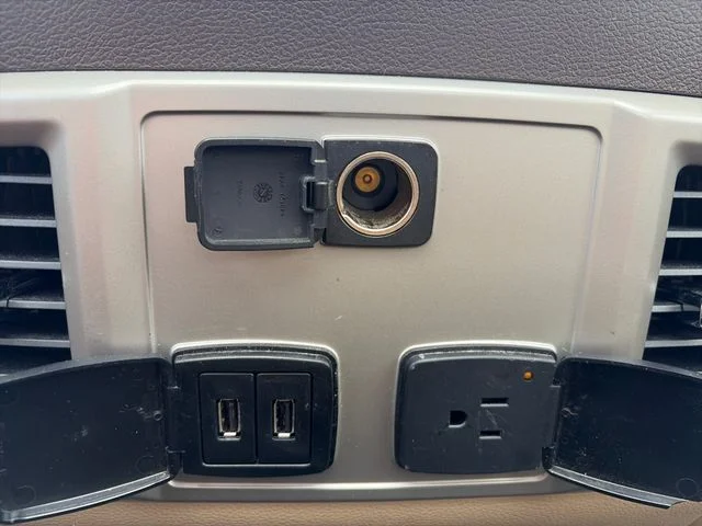 Used 2019 White Ford Lariat image 28