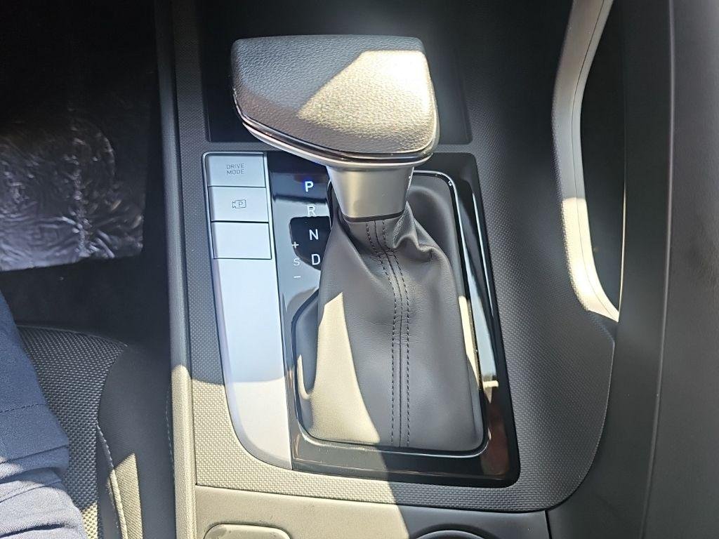 New 2026 Black Hyundai SE image 21