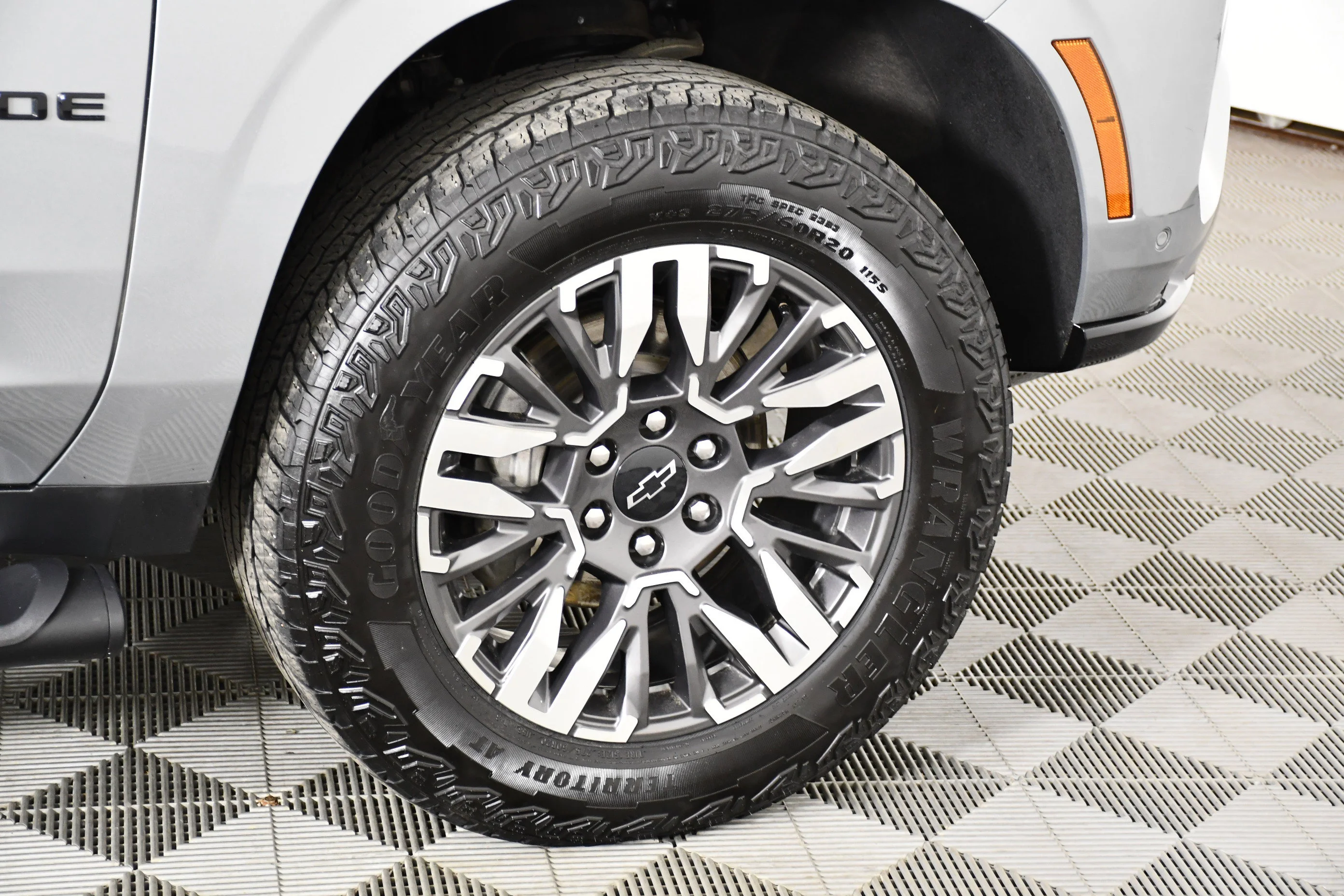 Used 2025 Sterling Gray Metallic Chevrolet Z71 image 57
