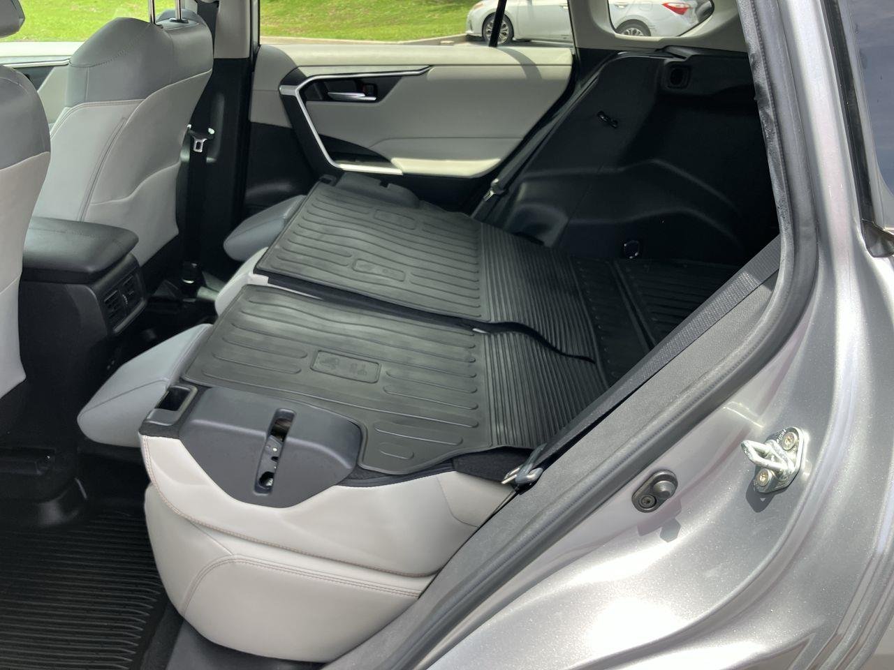 Used 2023 Silver (Silver Sky Metallic) Toyota XLE Premium AWD image 24