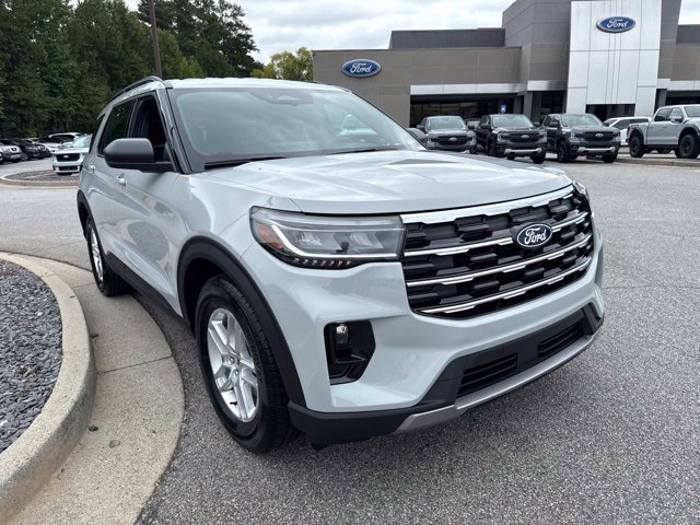 New 2027 Avalanche Gray Ford Active image 3