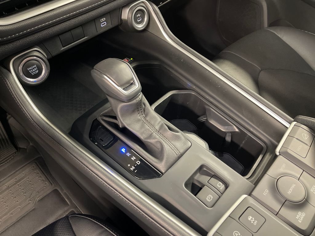 Used 2024  Toyota Limited image 23
