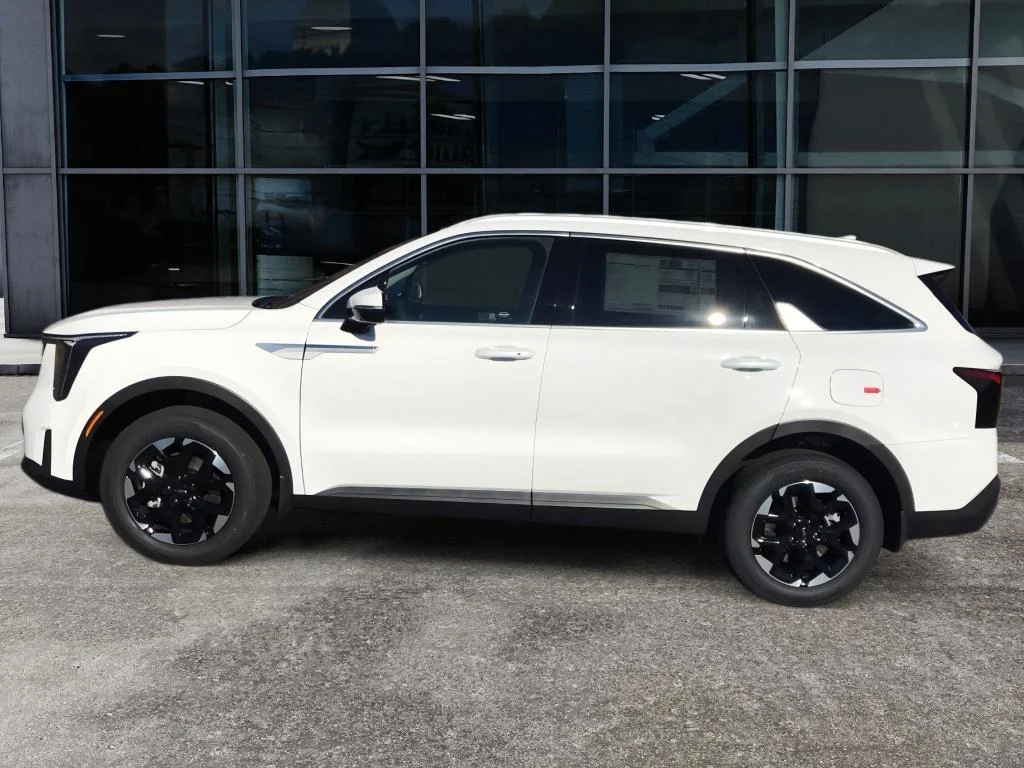 2026 Kia Sorento S - Photo 8