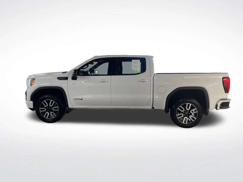 Used 2022 White GMC AT4 image 2