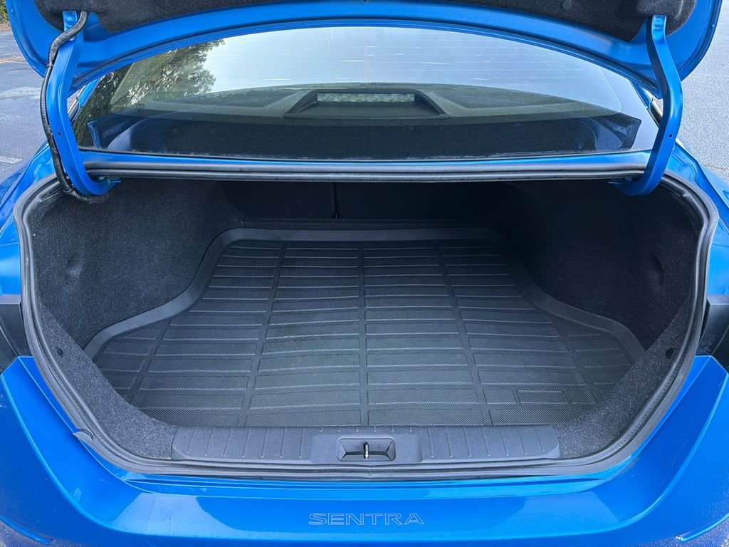Used 2022 Blue Nissan SV image 18