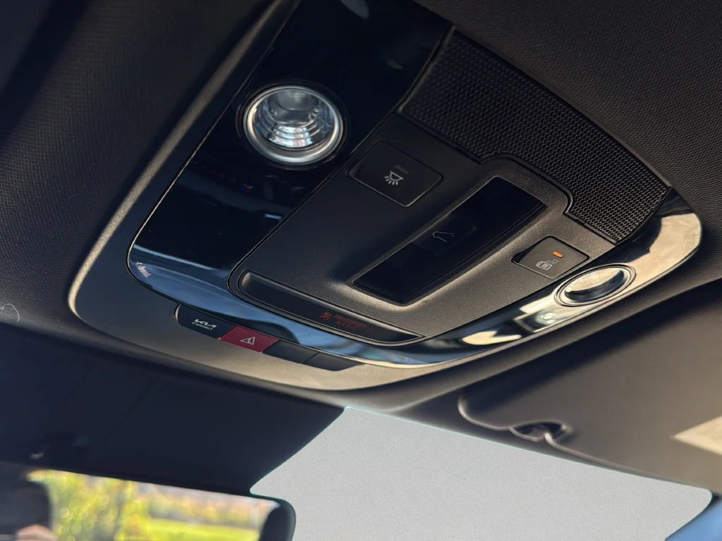 Used 2025 Jungle Green/Ebony Black Roof Kia X-Pro Prestige image 12
