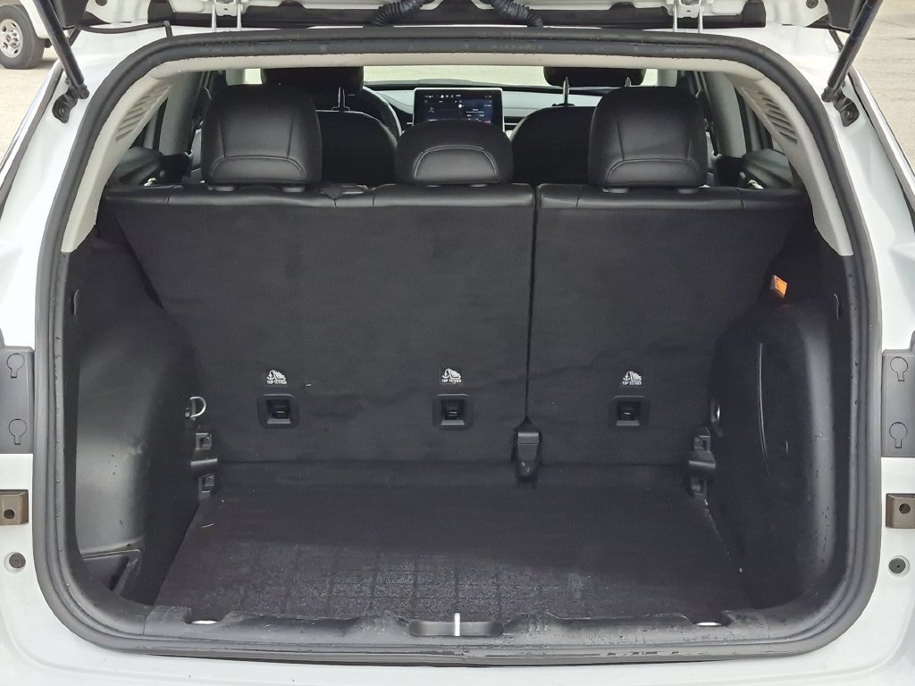 Used 2022 White Jeep Limited image 6