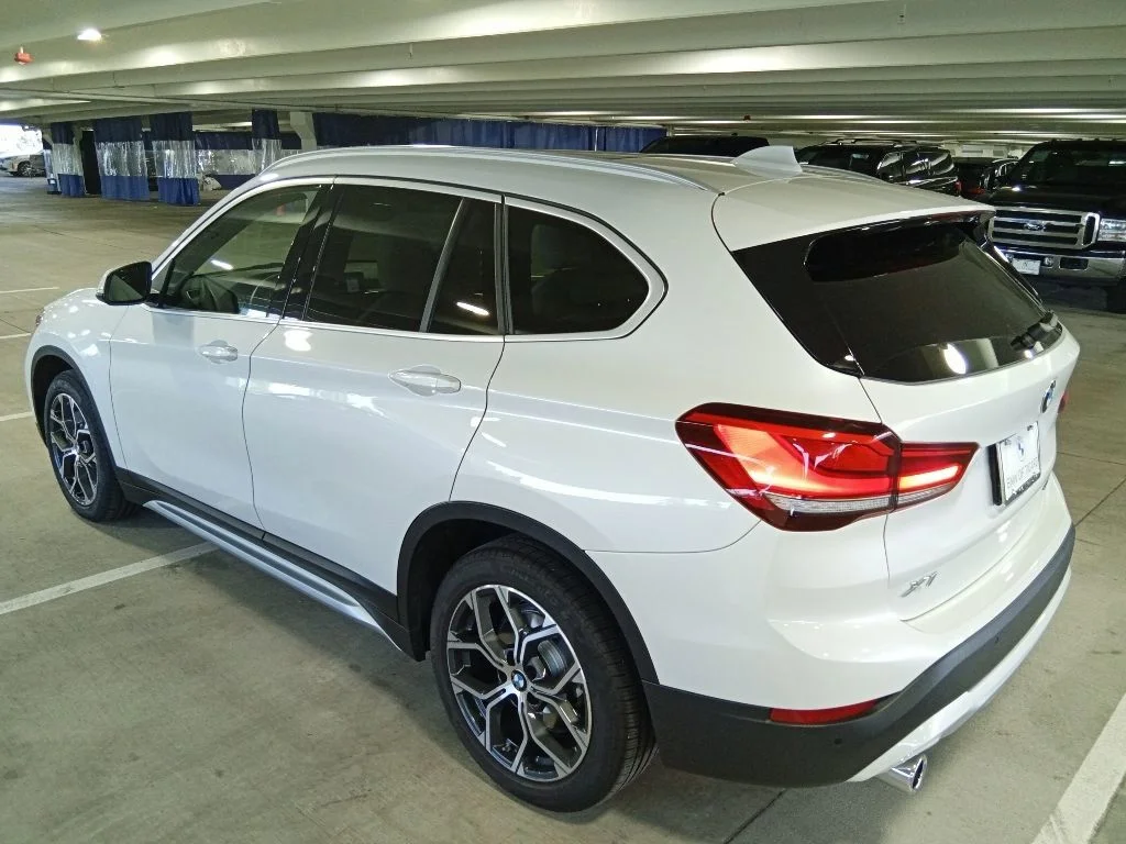 Used 2021 Mineral White Metallic BMW xDrive28i image 7