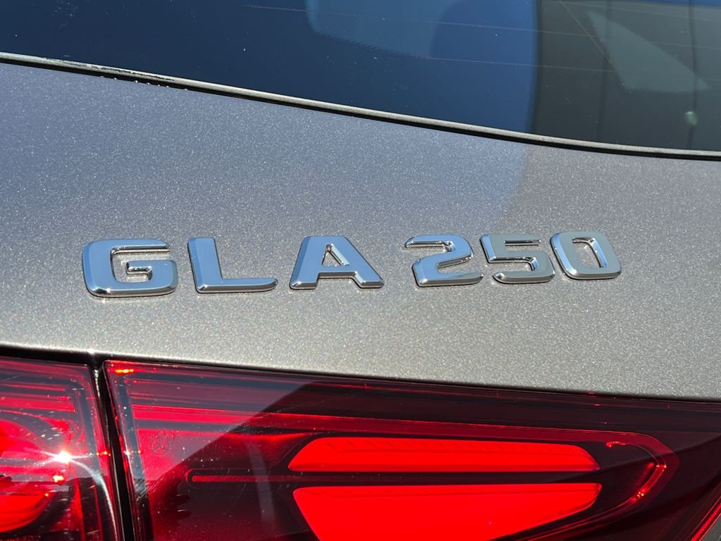 New 2026 Mountain Grey Metallic Mercedes-Benz GLA 250 image 32