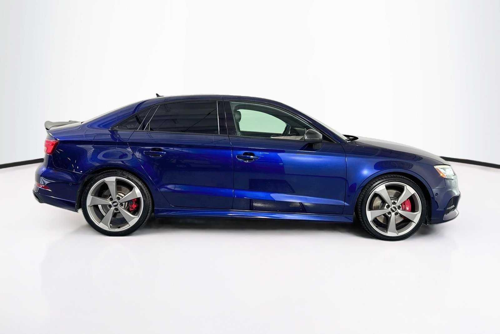 Used 2019 Navarra Blue Metallic Audi Prestige image 4