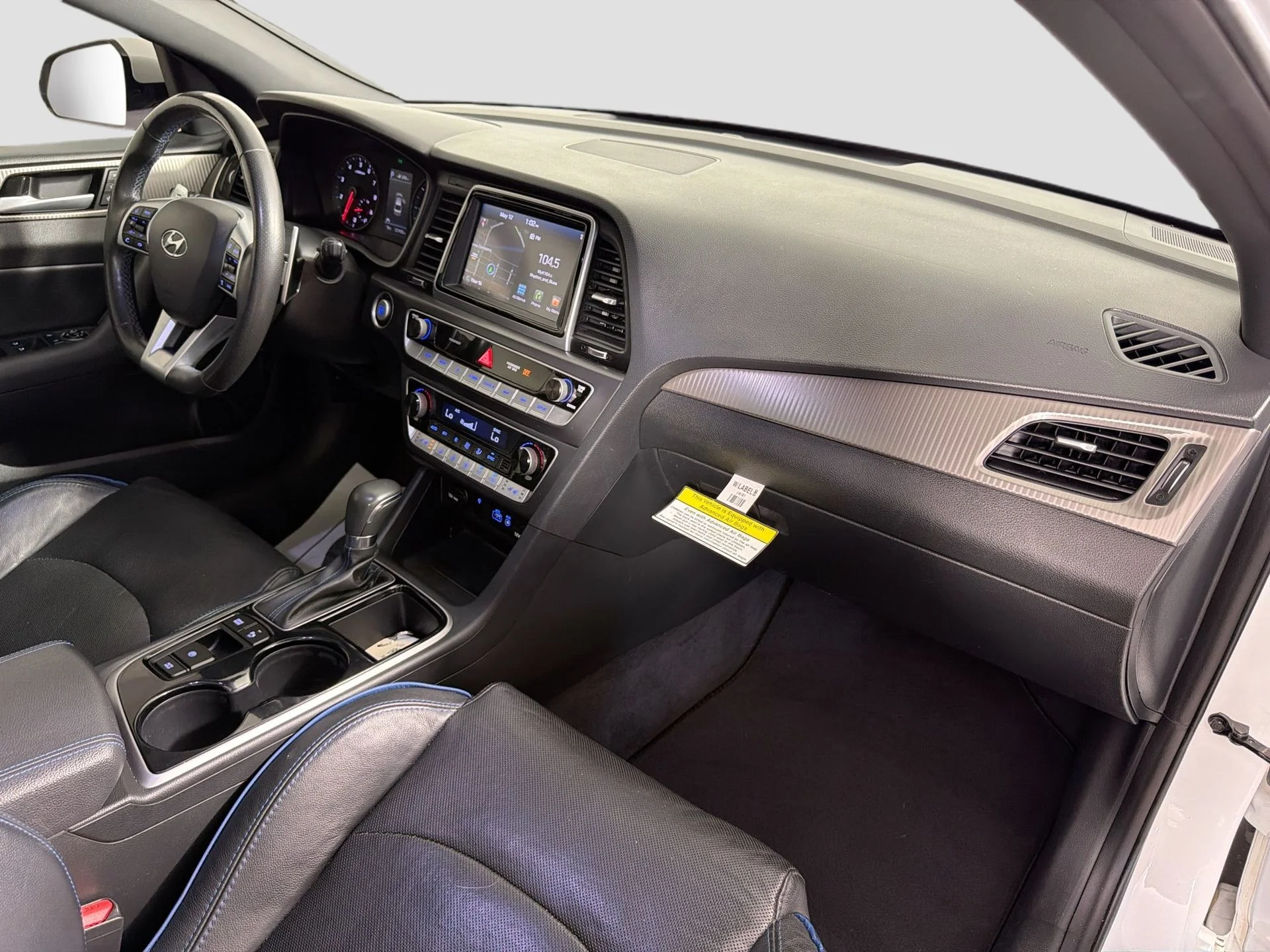 Used 2019 White Hyundai Limited image 31