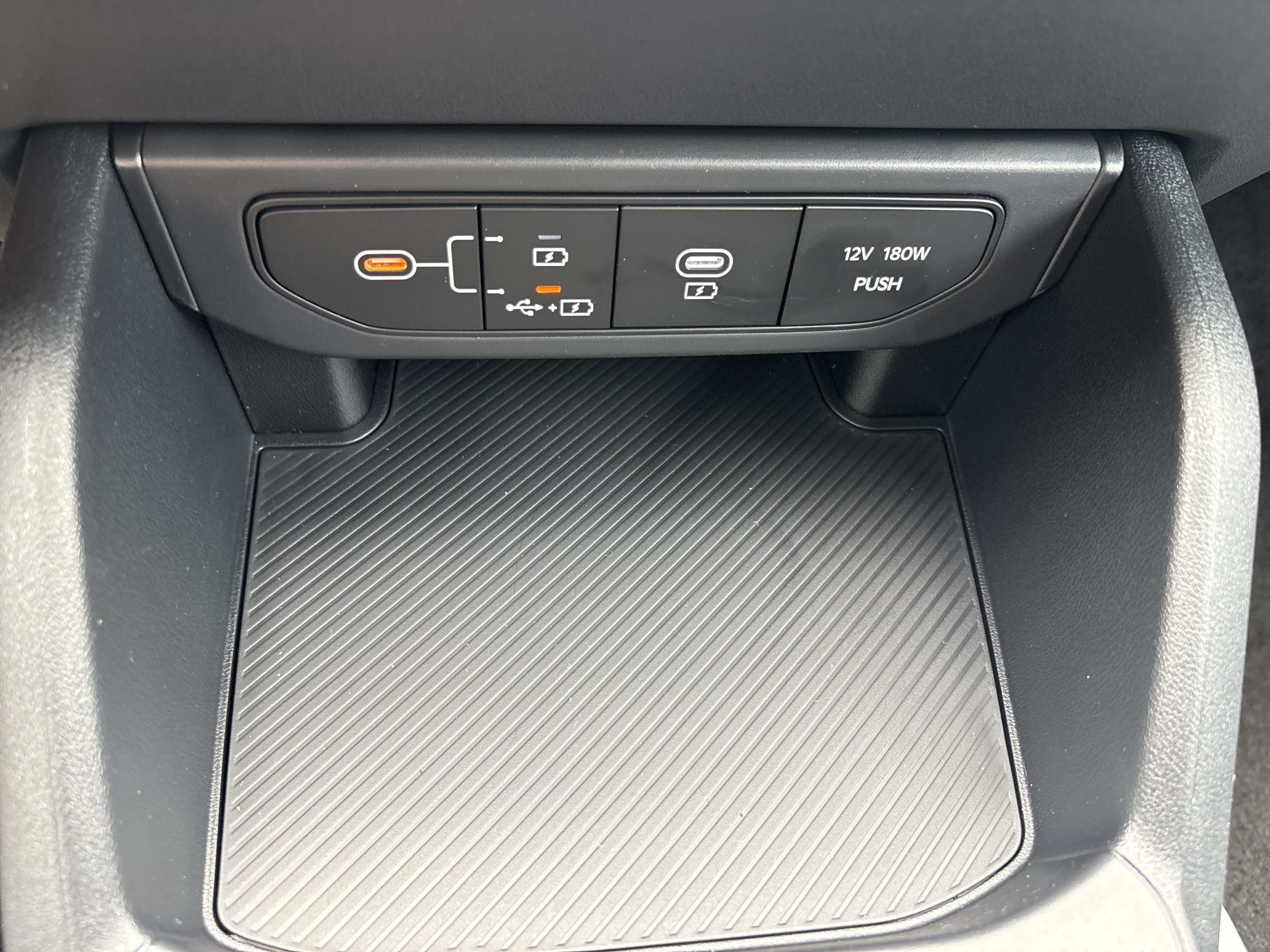 New 2026 Snow White Pearl Kia LXS image 9