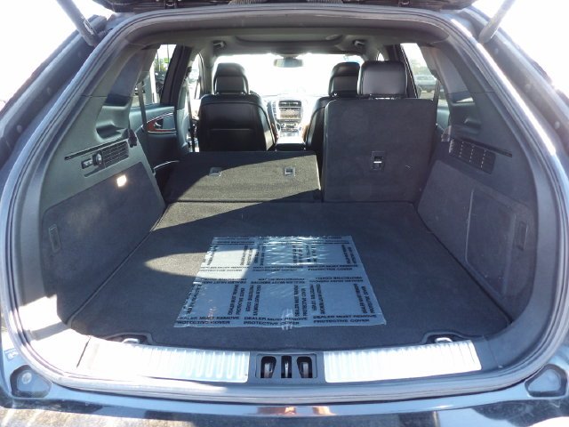Used 2016 Black Velvet Lincoln Select image 13