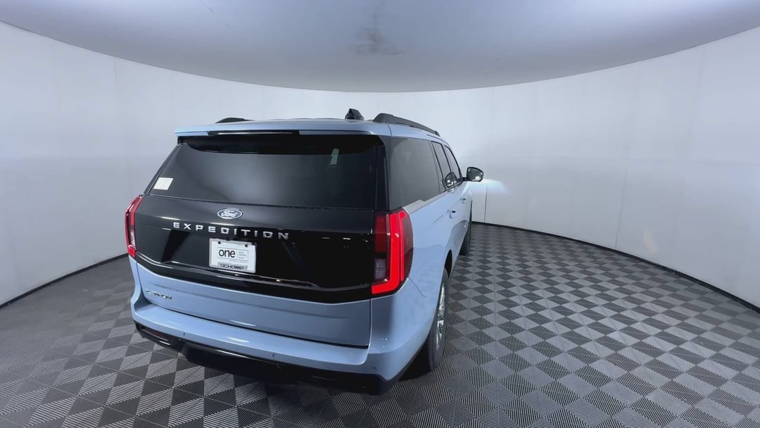 New 2027 Glacier Gray Metallic Tri-Coat Ford Platinum image 8