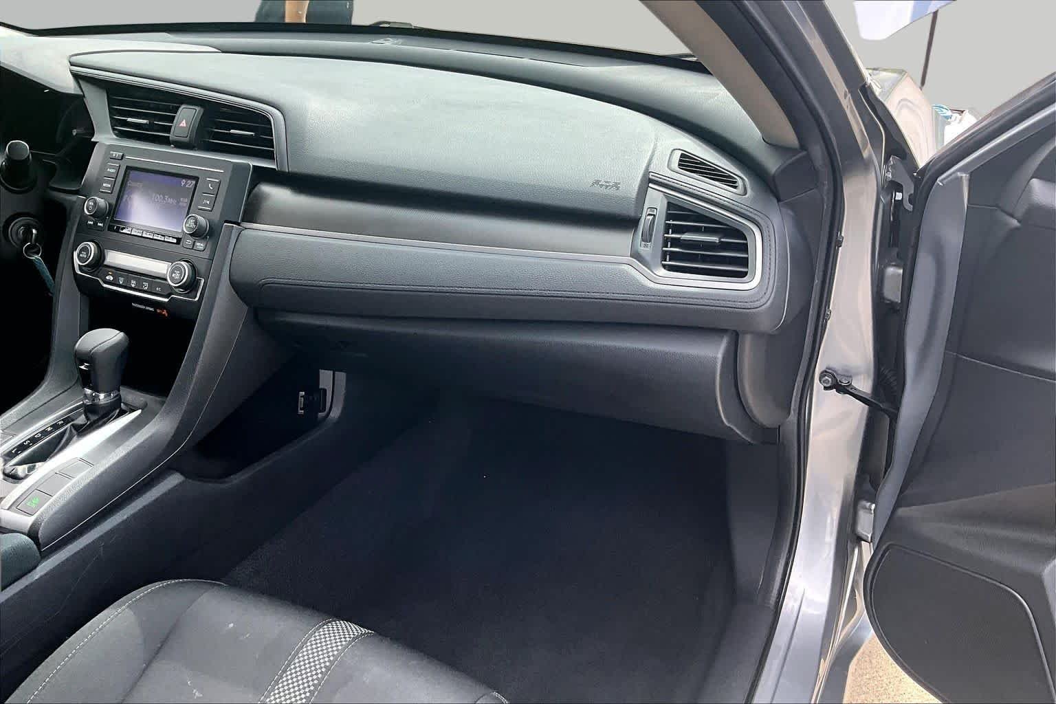 Used 2019 Lunar Silver Metallic Honda LX image 17