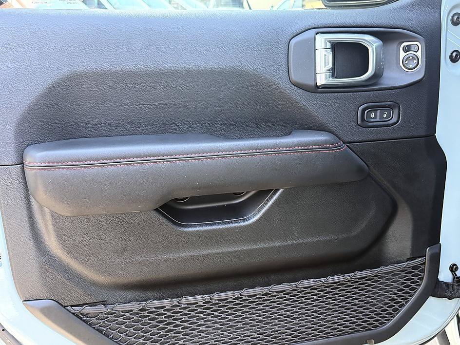 Used 2024 Earl Clearcoat Jeep Rubicon X image 16