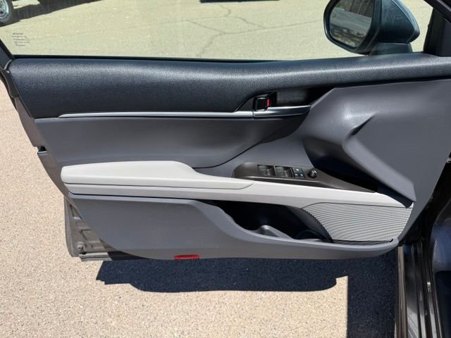 2021 Toyota Camry SE - Photo 11