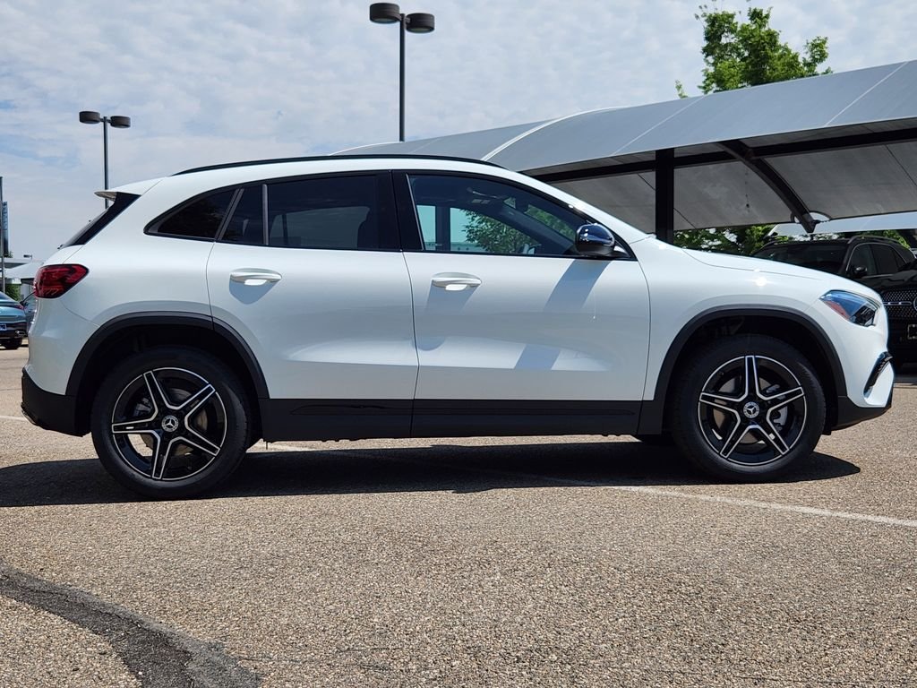 New 2026 Polar White Mercedes-Benz GLA 250 4MATIC® image 2