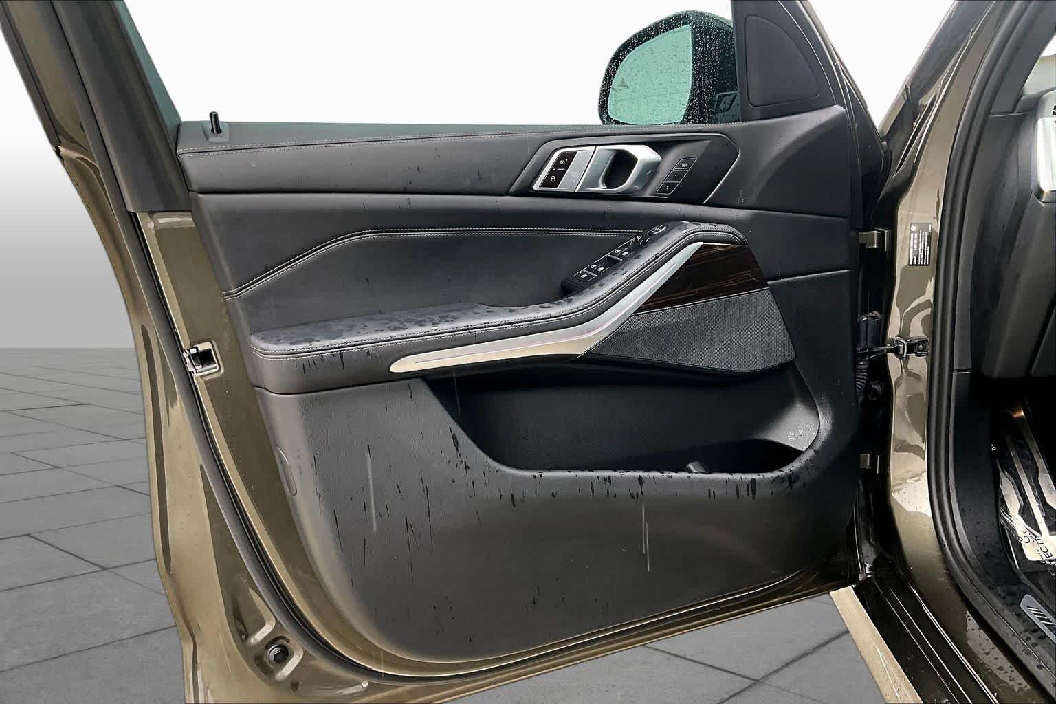 Used 2024 Manhattan Green Metallic BMW sDrive40i image 19