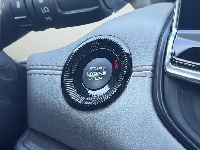 2025 Jeep Compass Limited - Photo 13