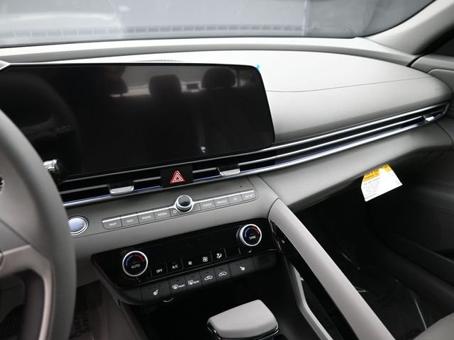 Certified Used 2025 White Hyundai SEL Convenience image 21