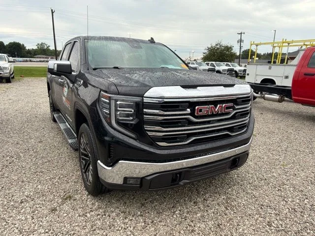 Used 2025 Black GMC SLT image 9