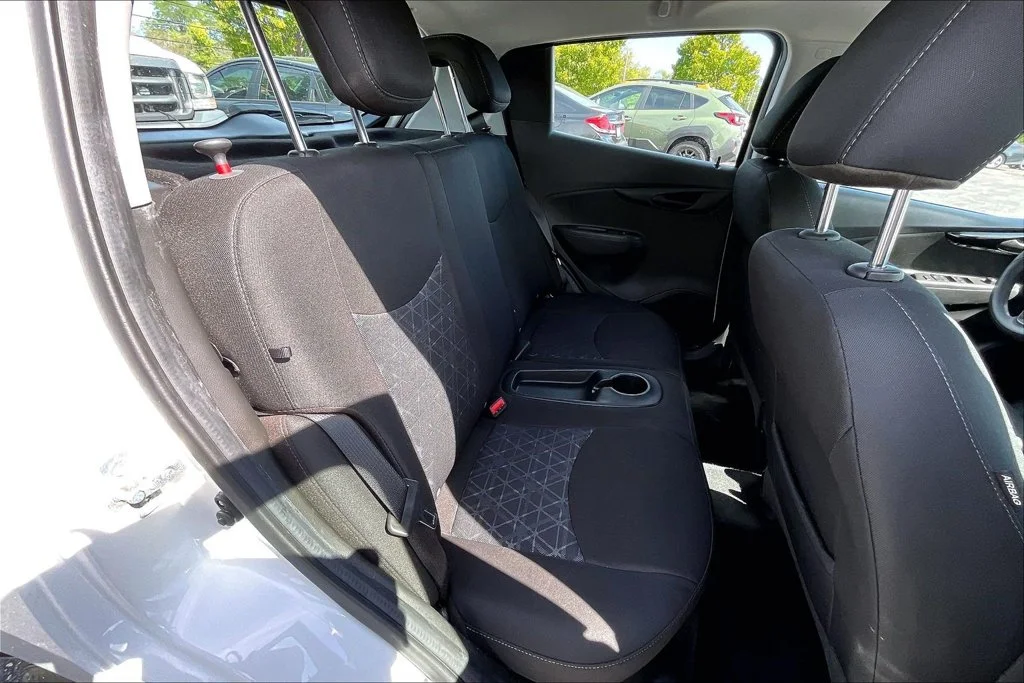 Used 2021 White Chevrolet 1LT image 30