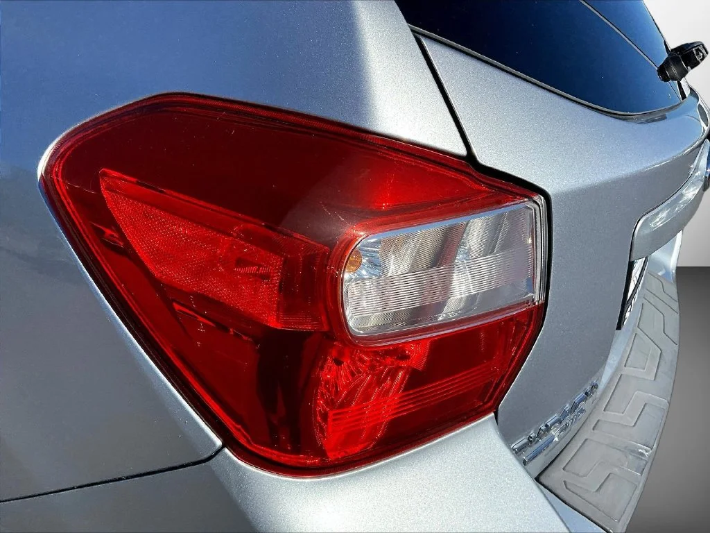 Used 2016 Silver Subaru 2.0i Premium image 23
