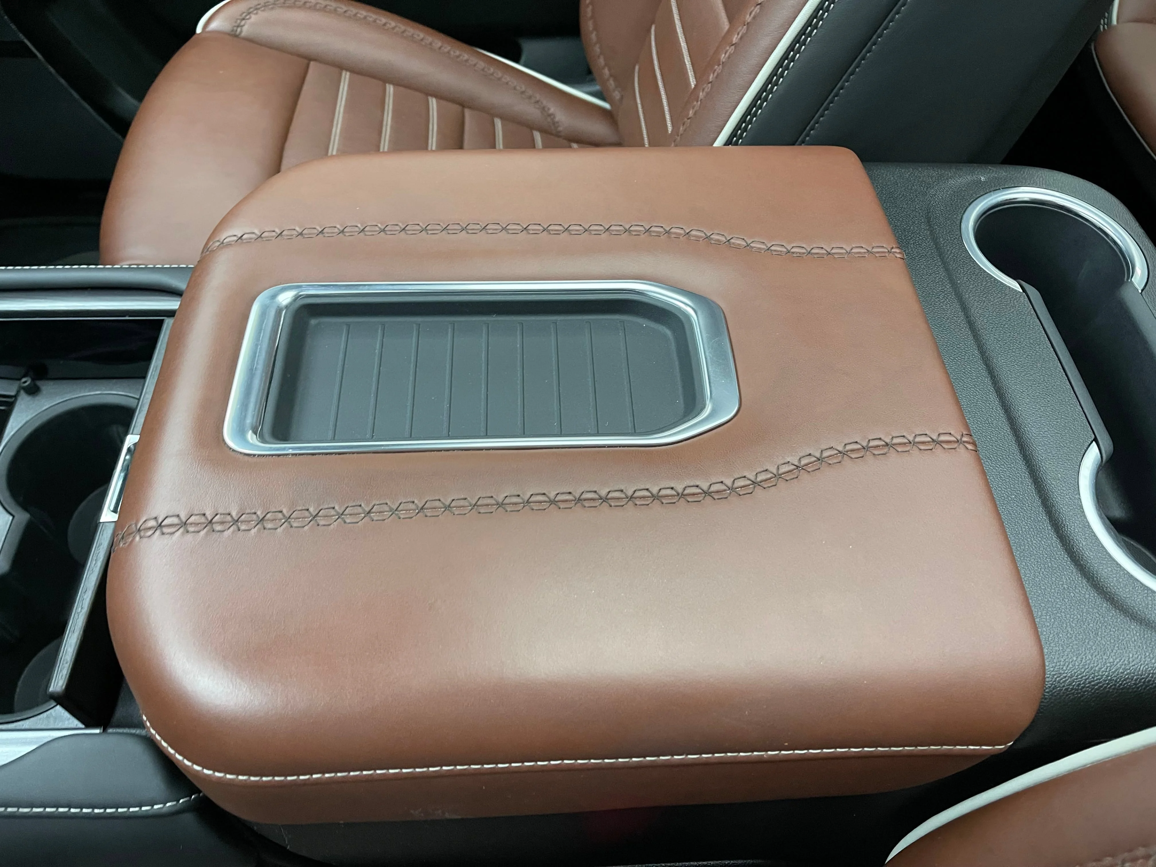 Used 2024 White Frost Tricoat GMC Denali Ultimate image 36