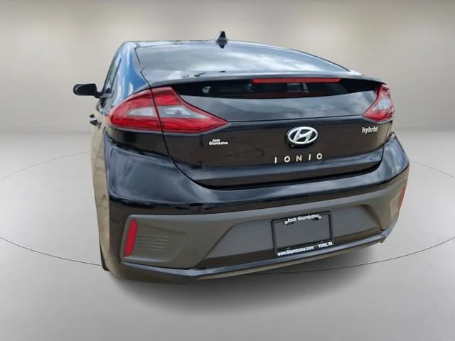 Used 2018 Black Hyundai Limited image 8