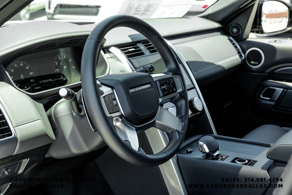 Certified Used 2025 Black Land Rover Metropolitan Edition image 19