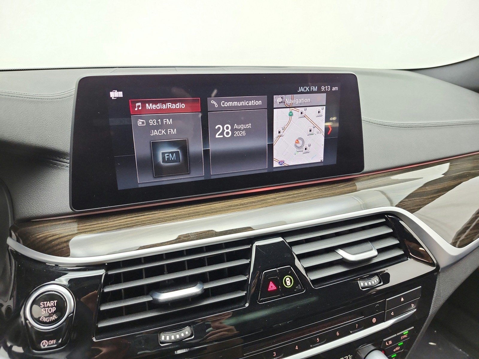 Used 2019 Alpine White BMW M550i xDrive Sedan image 10