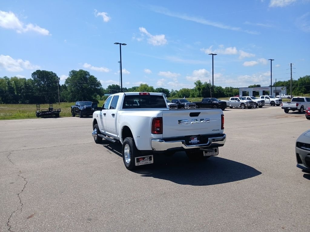 2026 RAM 3500 Tradesman - Photo 6