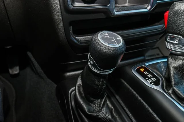 Used 2022 Blue Jeep Sport image 29