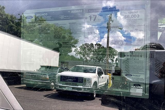 New 2025 Gray Ford Badlands image 15