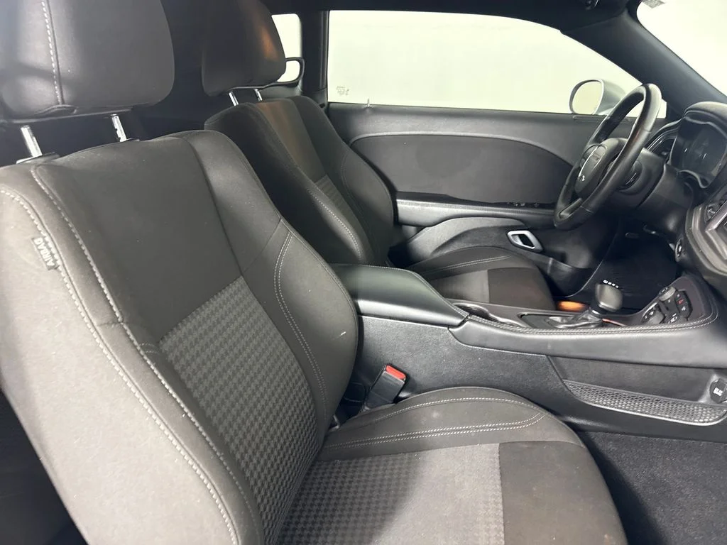 Used 2023 Silver Dodge SXT image 7