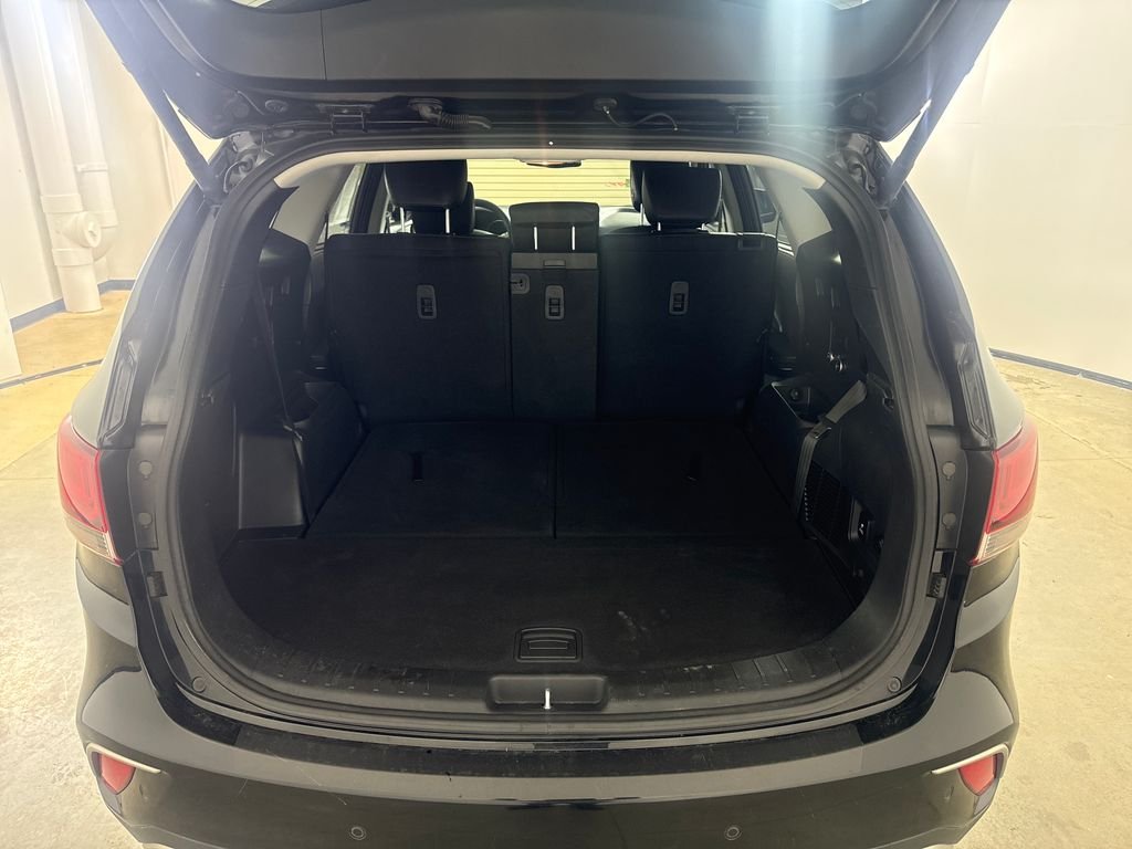 Used 2018 Black Hyundai SE Ultimate image 7