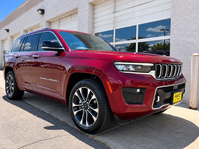 Used 2022 Red Jeep Overland image 12