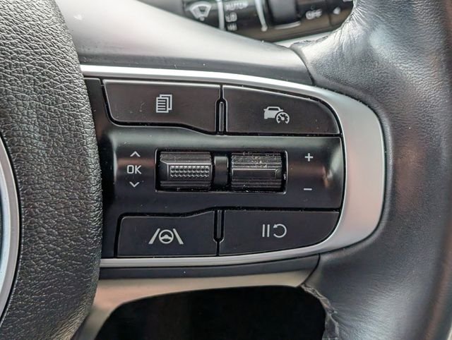 Used 2025 Black Kia EX image 26