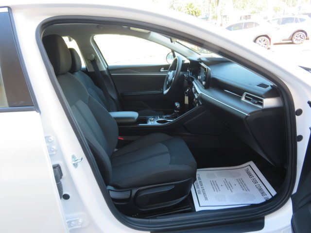 Used 2022 Glacial White Pearl Kia LX image 14