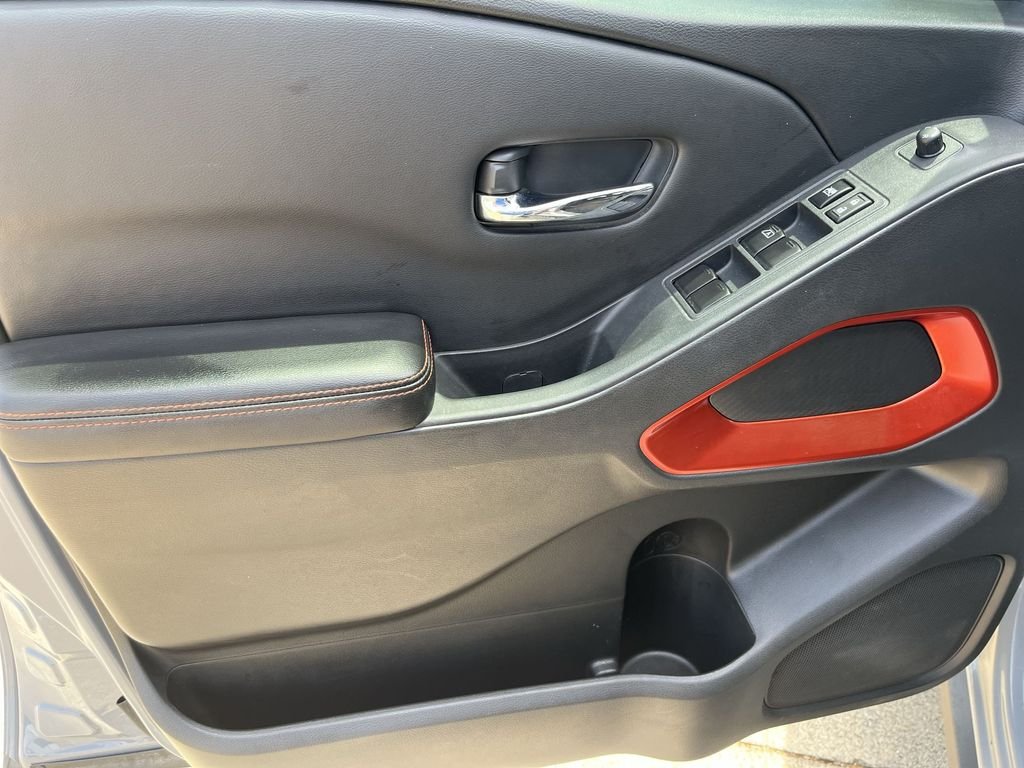 Used 2025 Gray Nissan PRO-4X image 13