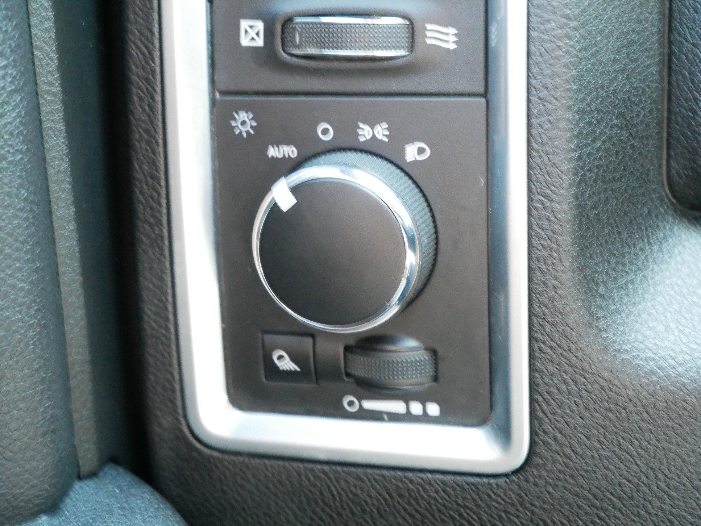 Used 2021 Diamond Black Crystal Pearlcoat Ram Warlock image 19