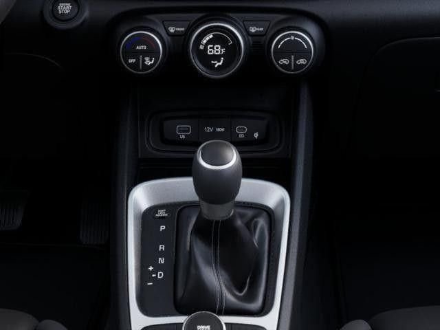 2026 Hyundai Venue SEL - Photo 16