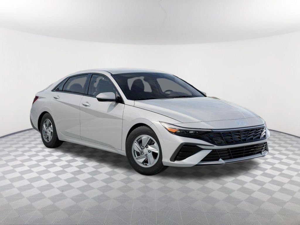 New 2026 White Hyundai SE image 2