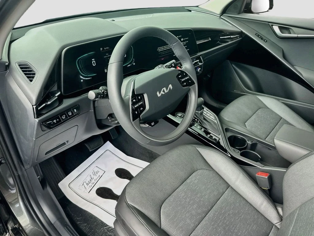 New 2026 Interstellar Gray Kia SX image 9