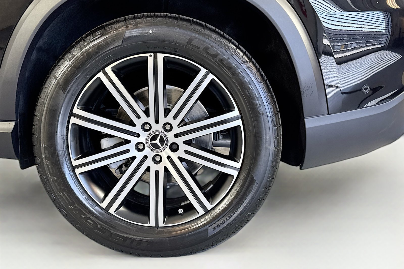 New 2026 Obsidian Black Metallic Mercedes-Benz GLE 350 image 29