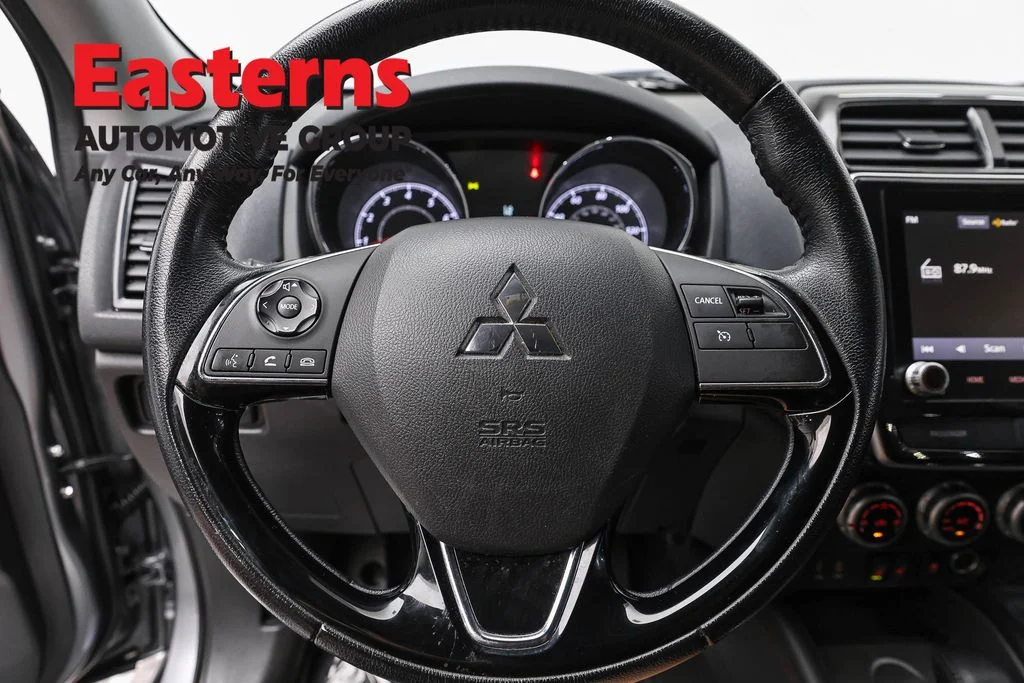 Used 2022 Silver Mitsubishi 2.0 SE image 10