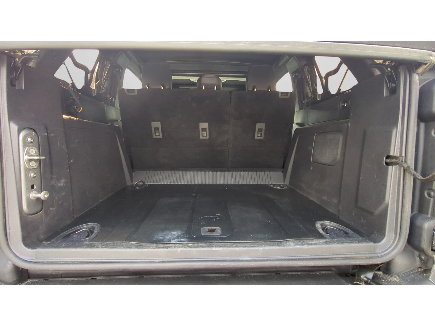 Used 2021 Carbonized Gray Metallic Ford Badlands image 10